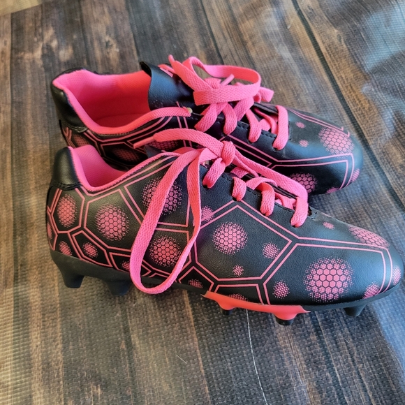 Like New Cleats! - Picture 2 of 5